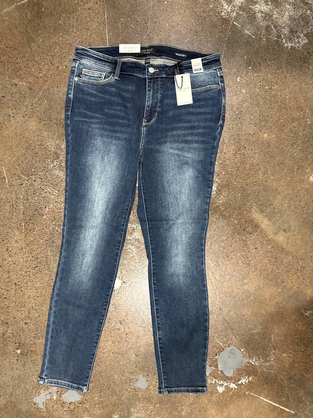 NEW JUDY BLUE women's skinny jean in dark wash